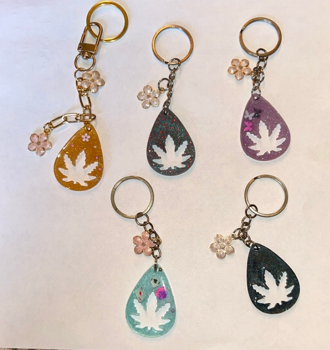 Pretty Lil Leafy Keychain🍁