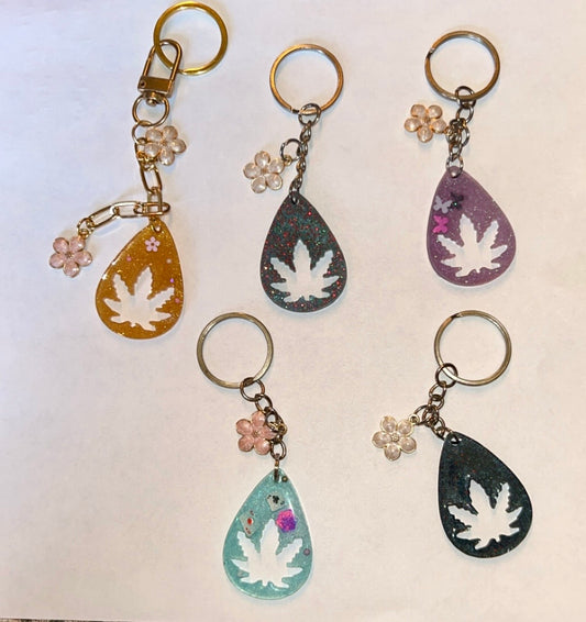 Pretty Lil Leafy Keychain🍁